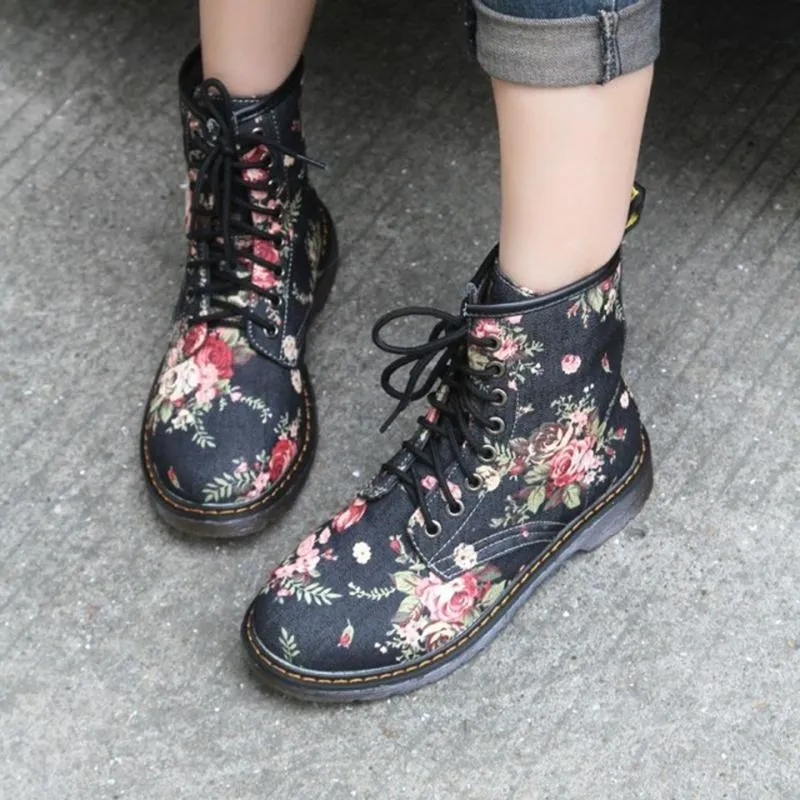 Women Retro Cowboy Floral Printing Flat Heel Platform Lace Up Ankle Boots